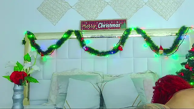 Snapshot of RubyRossel chatting on December 4, 11:13 pm RubyRossel online show from December 4, 11:13 pm