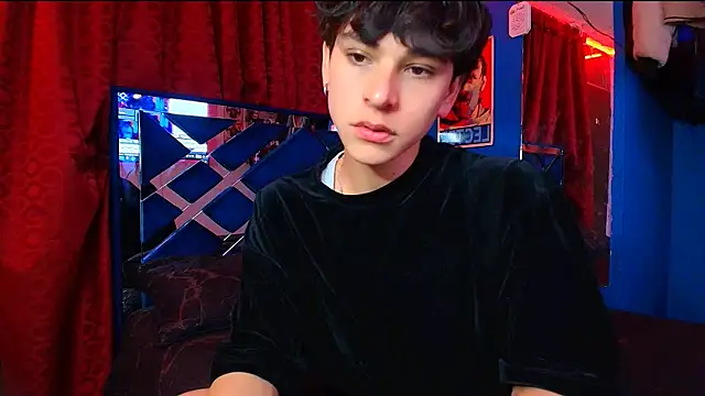 Snapshot of Luke_Howland chatting on November 4, 11:15 pm Luke Howland online show from November 4, 11:15 pm