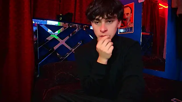 Snapshot of Luke_Howland chatting on November 7, 12:54 am Luke Howland online show from November 7, 12:54 am