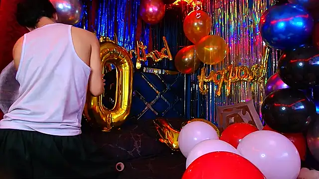 Snapshot of Luke_Howland chatting on November 8, 1:28 am Luke Howland online show from November 8, 1:28 am