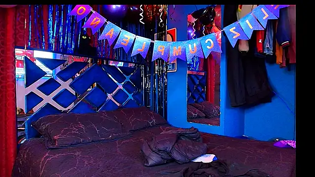 Snapshot of Luke_Howland chatting on November 15, 12:52 am Luke Howland online show from November 15, 12:52 am