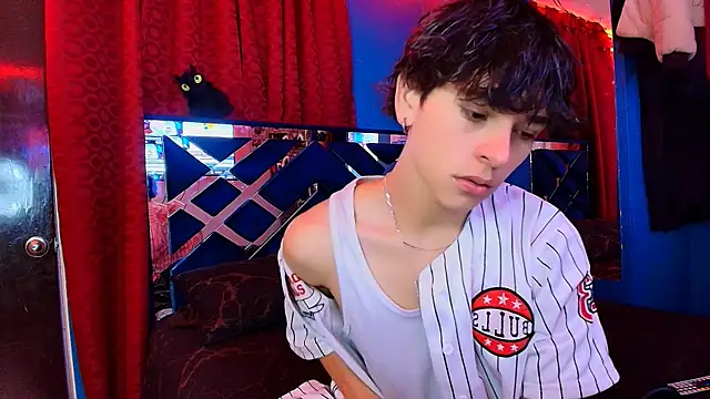 Luke Howland online show from November 28, 12:35 am