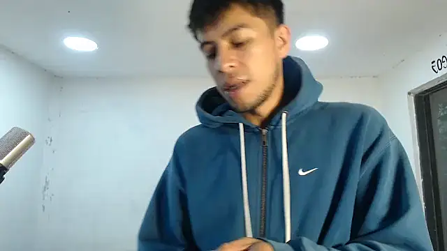 danielitopapuu online show from October 17, 11:35 am