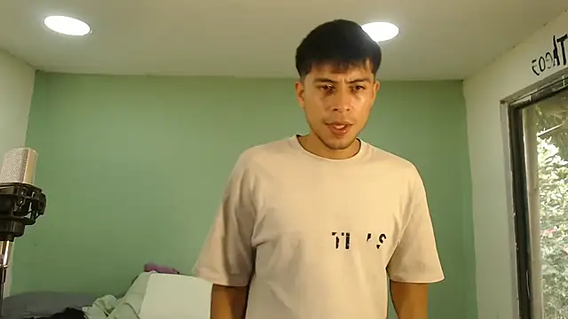 Snapshot of danielitopapuu chatting on January 5, 5:27 pm danielitopapuu online show from January 5, 5:27 pm