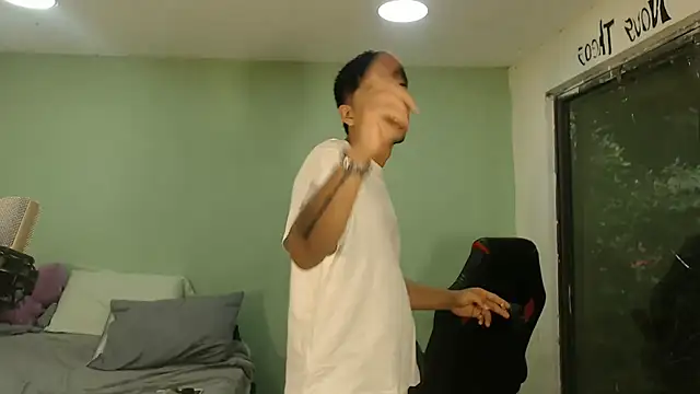 Snapshot of danielitopapuu chatting on January 9, 10:11 pm danielitopapuu online show from January 9, 10:11 pm