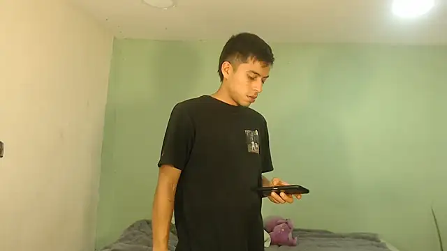 Snapshot of danielitopapuu chatting on March 8, 3:43 am danielitopapuu online show from March 8, 3:43 am