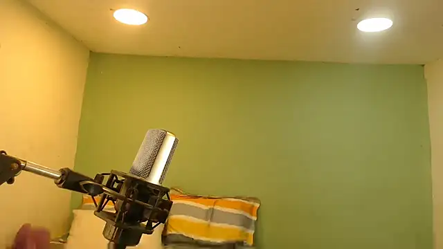 Snapshot of danielitopapuu chatting on April 15, 4:19 am danielitopapuu online show from April 15, 4:19 am