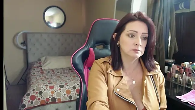 Carol Scottt online show from October 31, 5:36 pm