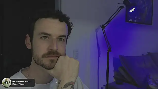 Snapshot of sexxxsutra chatting on October 29, 10:55 pm sexxxsutra online show from October 29, 10:55 pm