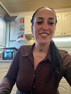 CarolaDrago online show from April 7, 8:04 am