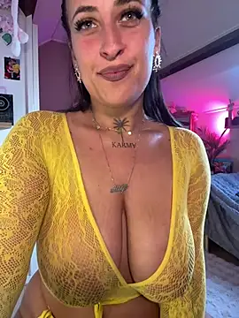 CarolaDrago online show from April 8, 7:19 am