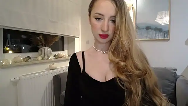 JulietteDiamond online show from October 11, 8:18 pm