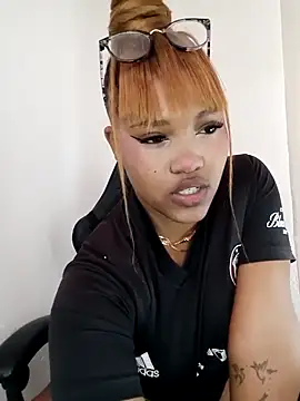 charmainexxx online show from November 8, 12:38 pm