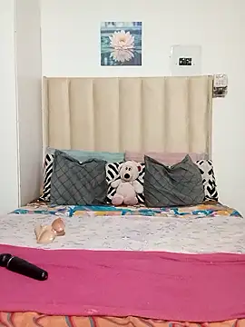 charmainexxx online show from January 17, 10:57 pm