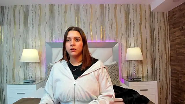 SophiaLaurens online show from January 3, 4:06 pm