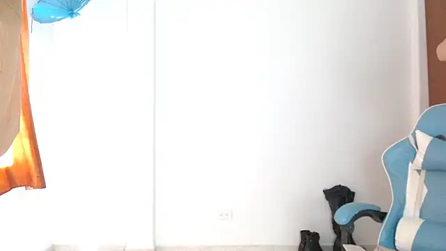 Snapshot of TokioStar chatting on February 21, 3:24 pm TokioStar online show from February 21, 3:24 pm