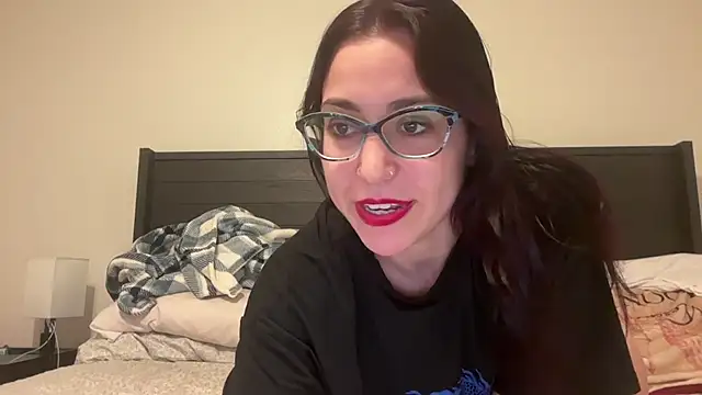 Snapshot of QueenLolaX chatting on October 12, 6:12 am QueenLolaX online show from October 12, 6:12 am