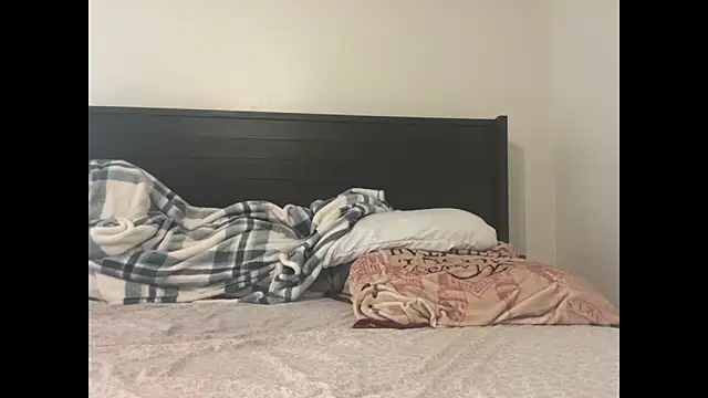 Snapshot of QueenLolaX chatting on October 19, 11:16 pm QueenLolaX online show from October 19, 11:16 pm