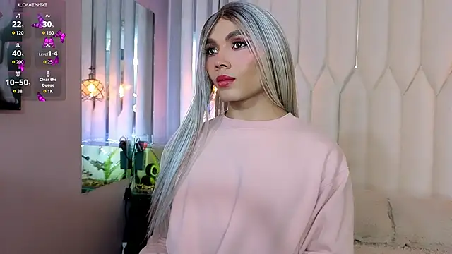 Megan Do Santos online show from April 20, 7:59 pm