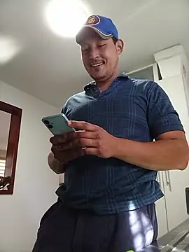 Snapshot of Zordomud0 chatting on February 14, 4:15 pm Zordomud0 online show from February 14, 4:15 pm