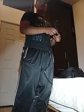 Snapshot of Zordomud0 chatting on February 18, 2:07 am Zordomud0 online show from February 18, 2:07 am