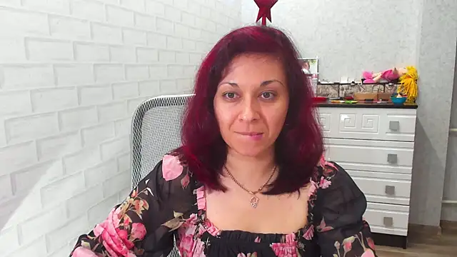 TeasyLana online show from December 10, 6:01 am