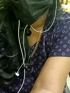 Snapshot of Aishu-tamil09 chatting on December 8, 1:03 pm Aishu-tamil09 online show from December 8, 1:03 pm