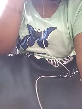 Snapshot of Aishu-tamil09 chatting on December 9, 6:35 pm Aishu-tamil09 online show from December 9, 6:35 pm