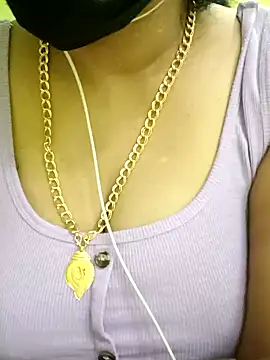 Snapshot of Aishu-tamil09 chatting on December 15, 6:26 pm Aishu-tamil09 online show from December 15, 6:26 pm