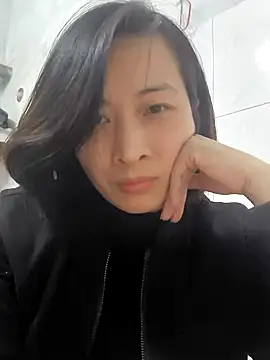 Snapshot of Sweets24 chatting on January 13, 7:43 am Sweets24 online show from January 13, 7:43 am