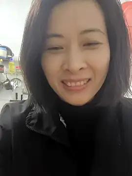 Snapshot of Sweets24 chatting on February 5, 11:28 pm Sweets24 online show from February 5, 11:28 pm