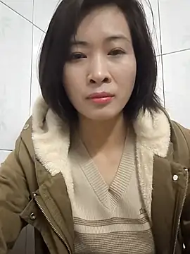 Snapshot of Sweets24 chatting on February 16, 11:48 pm Sweets24 online show from February 16, 11:48 pm