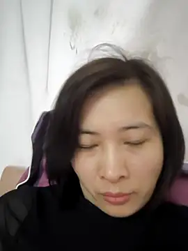Snapshot of Sweets24 chatting on February 20, 10:37 pm Sweets24 online show from February 20, 10:37 pm