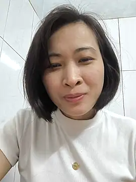 Snapshot of Sweets24 chatting on March 9, 9:35 am Sweets24 online show from March 9, 9:35 am