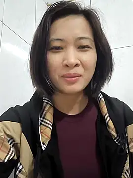 Snapshot of Sweets24 chatting on March 9, 11:35 pm Sweets24 online show from March 9, 11:35 pm