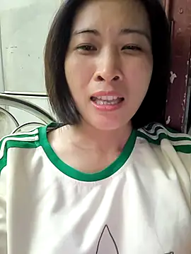 Snapshot of Sweets24 chatting on September 23, 1:14 pm Sweets24 online show from September 23, 1:14 pm