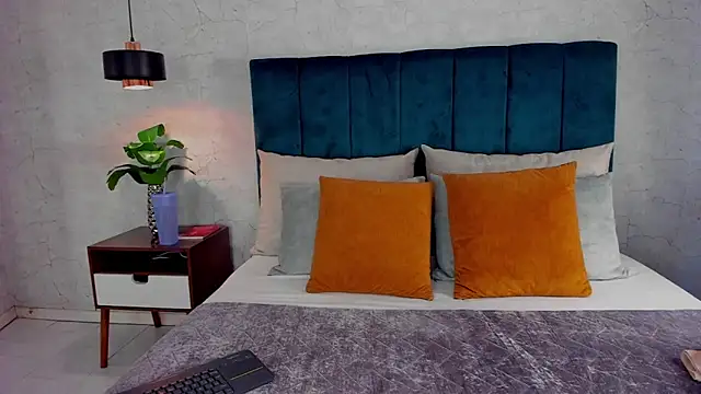 Snapshot of Luna18Pink chatting on March 28, 12:49 pm Luna18Pink online show from March 28, 12:49 pm