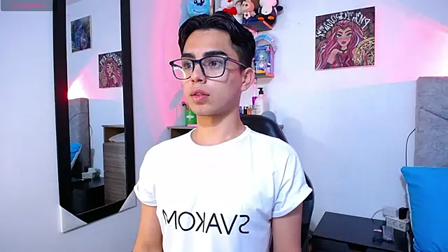 OwenBluee online show from February 9, 1:59 pm