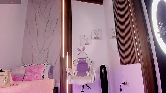 mia six66 online show from November 4, 11:42 am