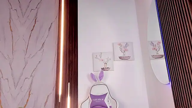 mia six66 online show from January 13, 12:10 pm