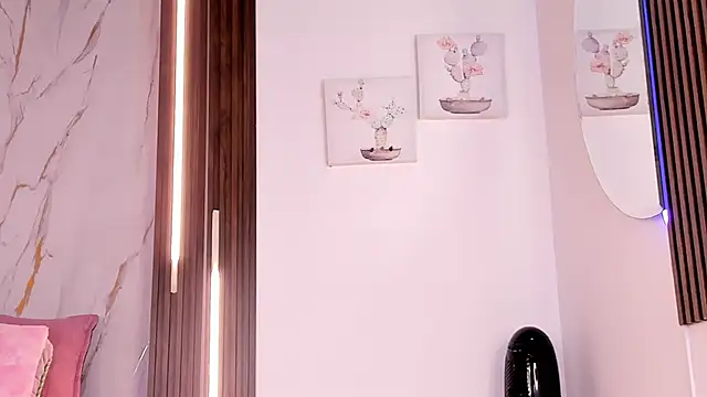 mia six66 online show from March 20, 12:10 pm