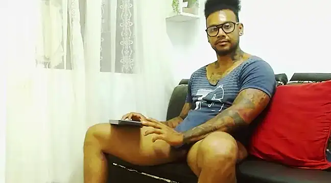 LewisStrong online show from January 8, 8:39 pm
