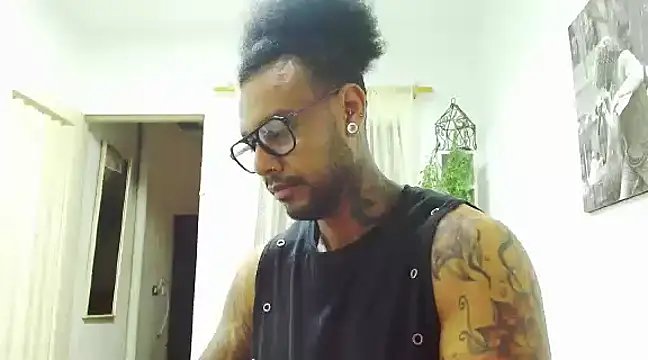LewisStrong online show from February 3, 1:19 pm