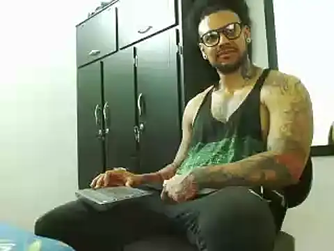 LewisStrong online show from October 1, 5:41 pm