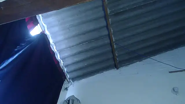 Snapshot of Zafiro_subversiva chatting on January 10, 2:02 pm Zafiro subversiva online show from January 10, 2:02 pm