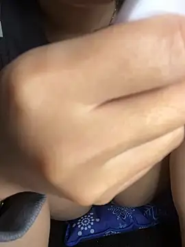 Snapshot of Girllikesexx2 chatting on February 3, 7:02 am Girllikesexx2 online show from February 3, 7:02 am