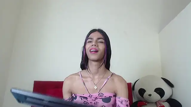 Snapshot of Luluu_08 chatting on January 14, 1:28 pm Luluu 08 online show from January 14, 1:28 pm