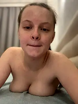 Snapshot of wrenlie chatting on January 13, 7:30 pm wrenlie online show from January 13, 7:30 pm