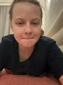 Snapshot of wrenlie chatting on February 11, 1:10 am wrenlie online show from February 11, 1:10 am