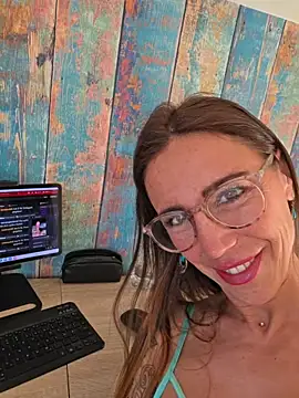 Snapshot of Klamsine chatting on April 30, 4:52 am Klamsine online show from April 30, 4:52 am